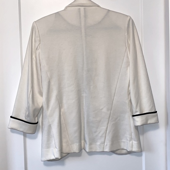 Casual White Blazer - Picture 2 of 2